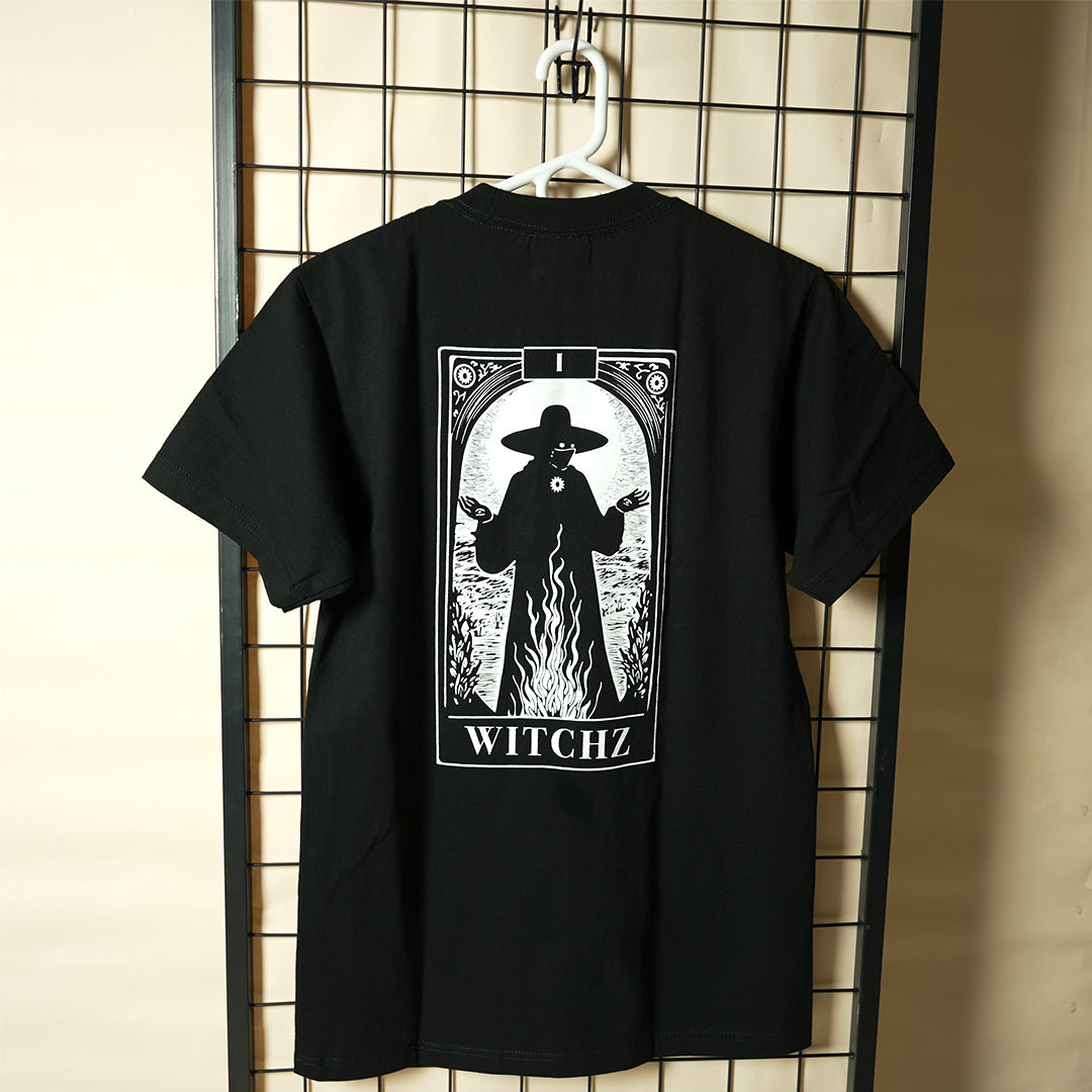 THE MAGICIAN (I) Tarot T-shirt