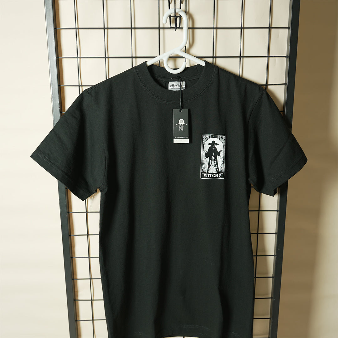 THE MAGICIAN (I) Tarot T-shirt